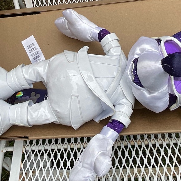 MICKEY MOUSE MAIN ATTRACTION SETIES 1 / 12    MICKEY PLUSH - Picture 6 of 9